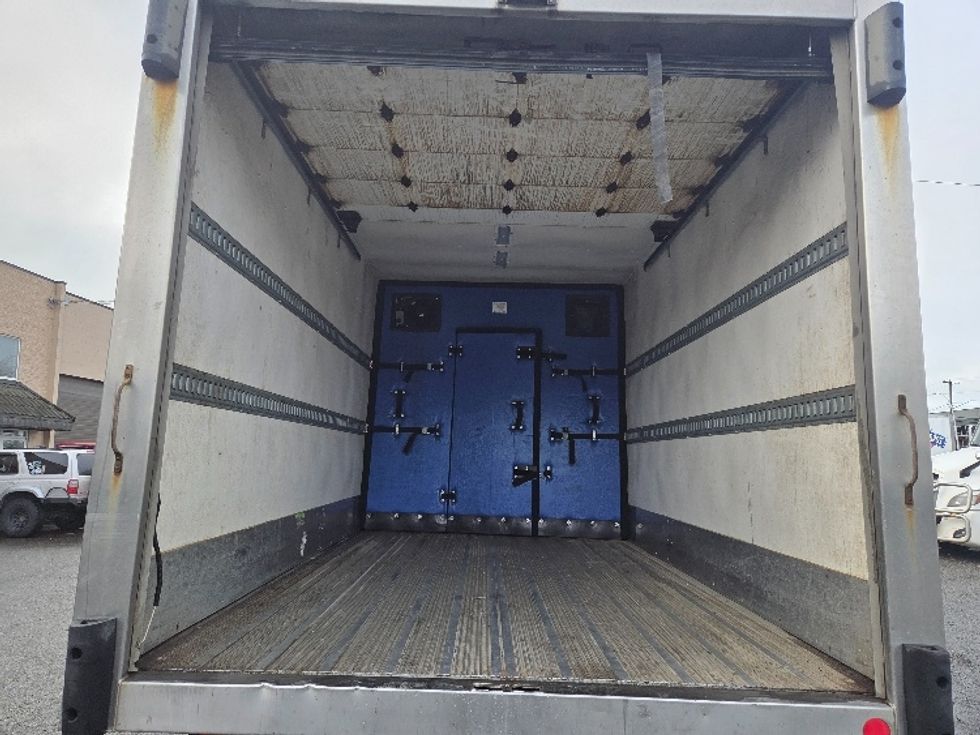 Refrigerated Truck-Light and Medium Duty Trucks-Freightliner-2018-M2-Delta-BC-481,844\n\t\tkm-$ 35,250 - Image 8