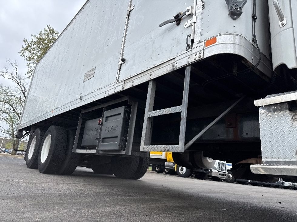 Refrigerated Truck-Light and Medium Duty Trucks-Freightliner-2018-M2-East Chicago-IN-215,178\n\t\tmiles-$ 53,250 - Image 10