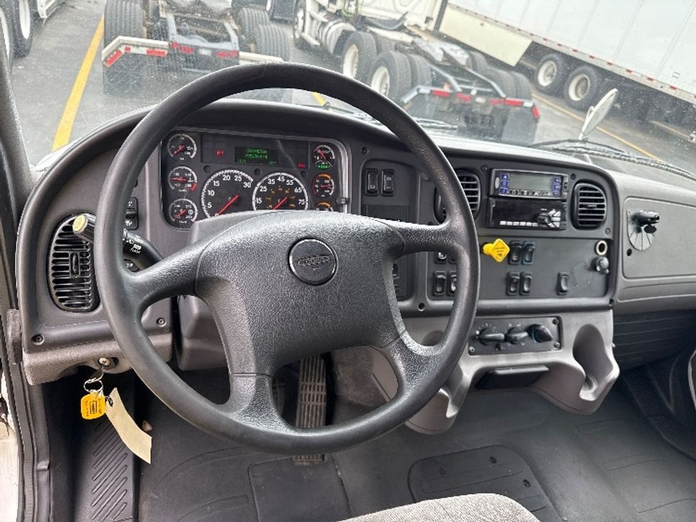 Refrigerated Truck-Light and Medium Duty Trucks-Freightliner-2018-M2-East Chicago-IN-215,178\n\t\tmiles-$ 53,250 - Image 12
