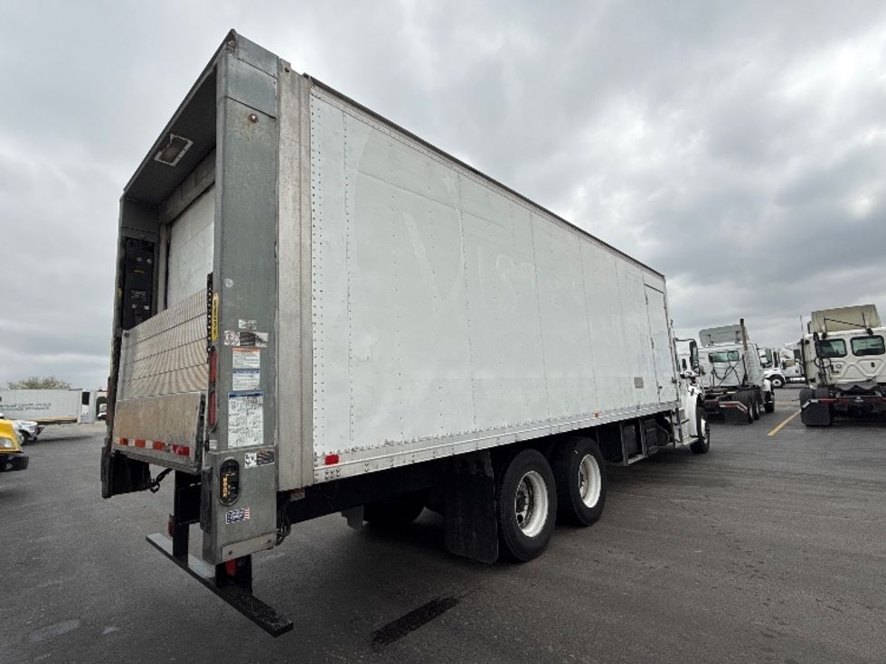 Refrigerated Truck-Light and Medium Duty Trucks-Freightliner-2018-M2-East Chicago-IN-215,178\n\t\tmiles-$ 53,250 - Image 9