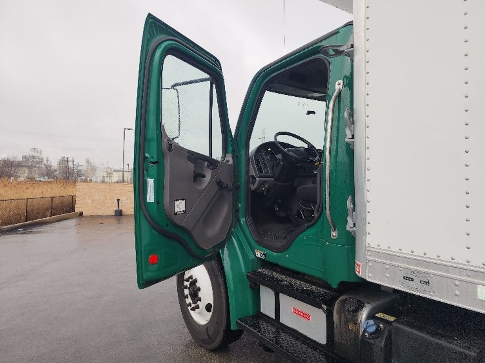 Refrigerated Truck-Light and Medium Duty Trucks-Freightliner-2018-M2-East Chicago-IN-53,771\n\t\tmiles-$ 54,250 - Image 15