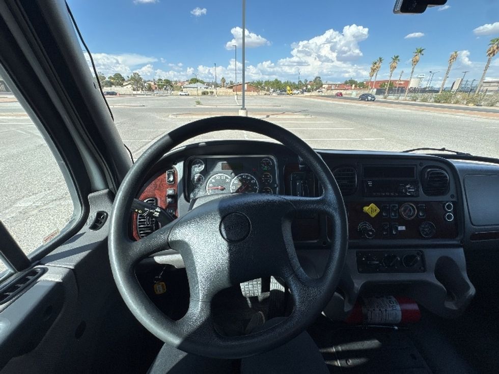 Refrigerated Truck-Light and Medium Duty Trucks-Freightliner-2018-M2-El Paso-TX-141,094\n\t\tmiles-$ 51,000 - Image 18