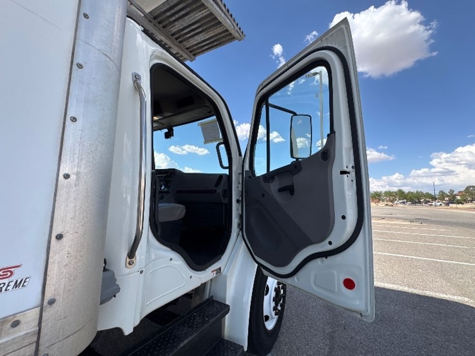 Refrigerated Truck-Light and Medium Duty Trucks-Freightliner-2018-M2-El Paso-TX-141,094\n\t\tmiles-$ 51,000 - Image 20