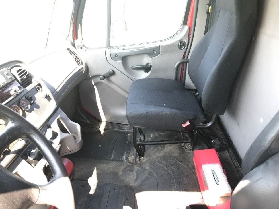 Refrigerated Truck-Light and Medium Duty Trucks-Freightliner-2018-M2-Evansville-IN-214,267\n\t\tmiles-$ 45,750 - Image 19