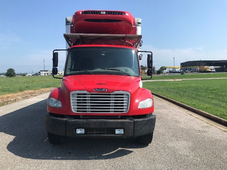 2018 Freightliner M2 106 Medium Duty photo 2