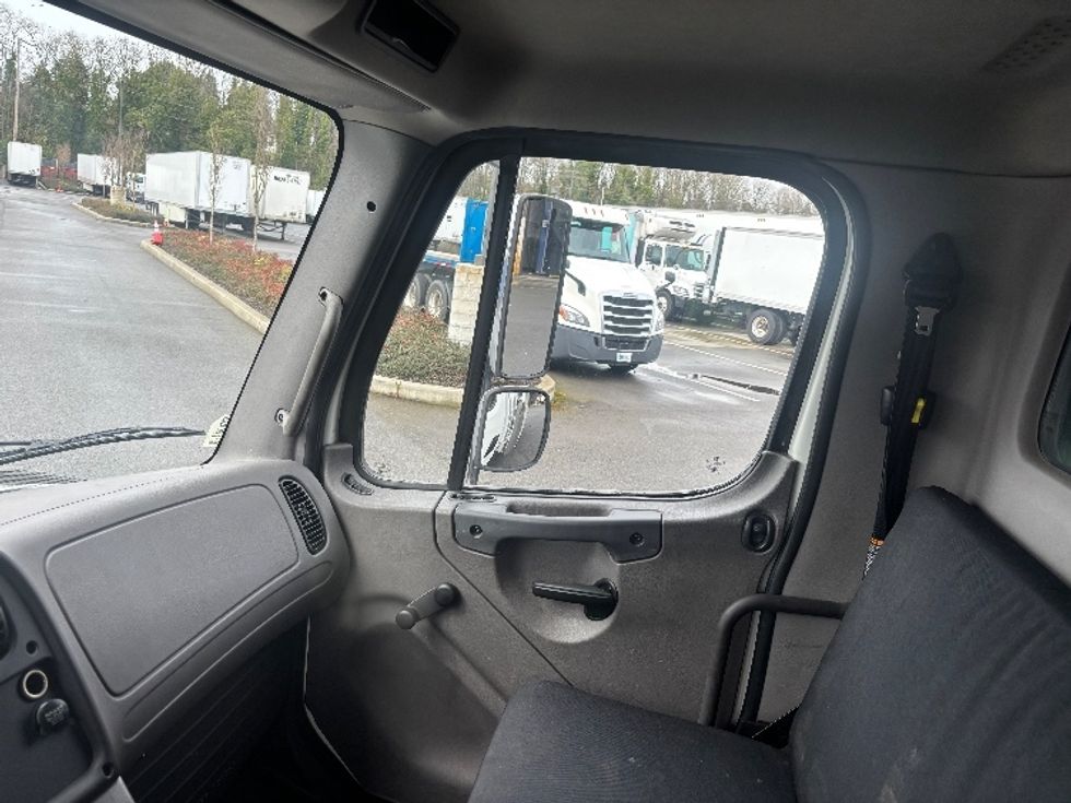 Refrigerated Truck-Light and Medium Duty Trucks-Freightliner-2018-M2-Everett-WA-271,970\n\t\tmiles-$ 37,500 - Image 19