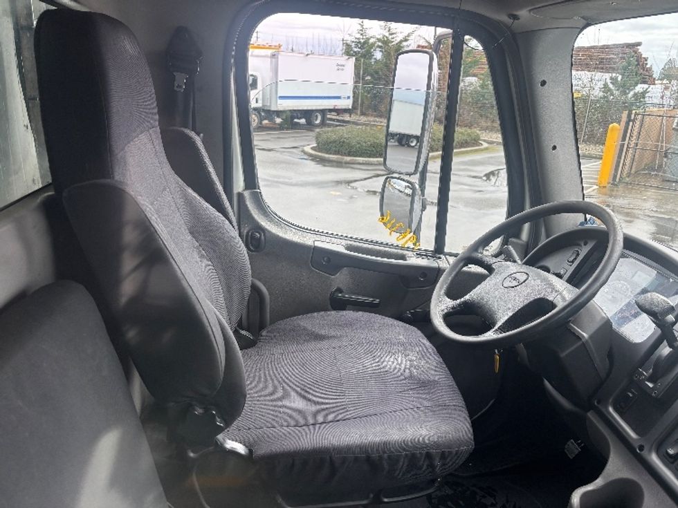 Refrigerated Truck-Light and Medium Duty Trucks-Freightliner-2018-M2-Everett-WA-271,970\n\t\tmiles-$ 37,500 - Image 22