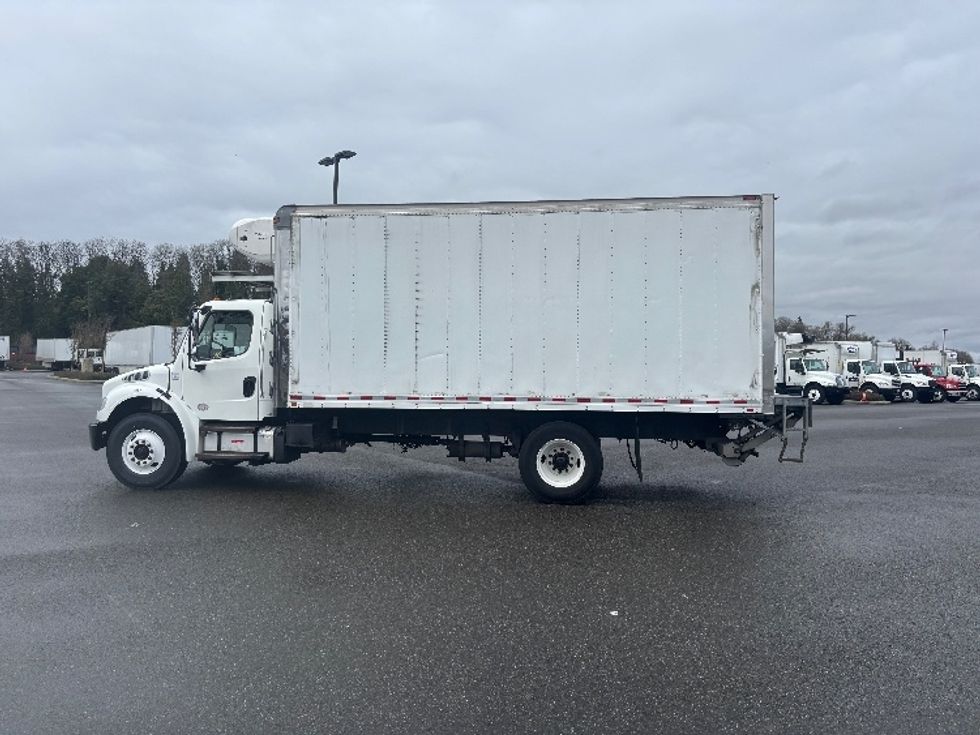 Refrigerated Truck-Light and Medium Duty Trucks-Freightliner-2018-M2-Everett-WA-271,970\n\t\tmiles-$ 37,500 - Image 4