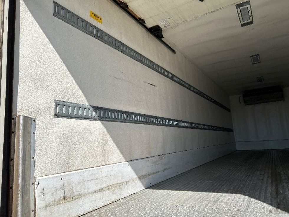 Refrigerated Truck-Light and Medium Duty Trucks-Freightliner-2018-M2-Flint-MI-411,757\n\t\tmiles-$ 32,500 - Image 11