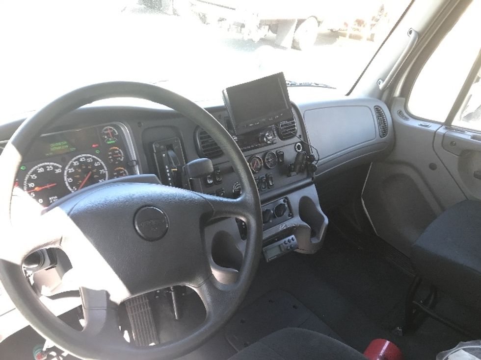 Refrigerated Truck-Light and Medium Duty Trucks-Freightliner-2018-M2-Fredericksburg-VA-227,538\n\t\tmiles-$ 34,750 - Image 16