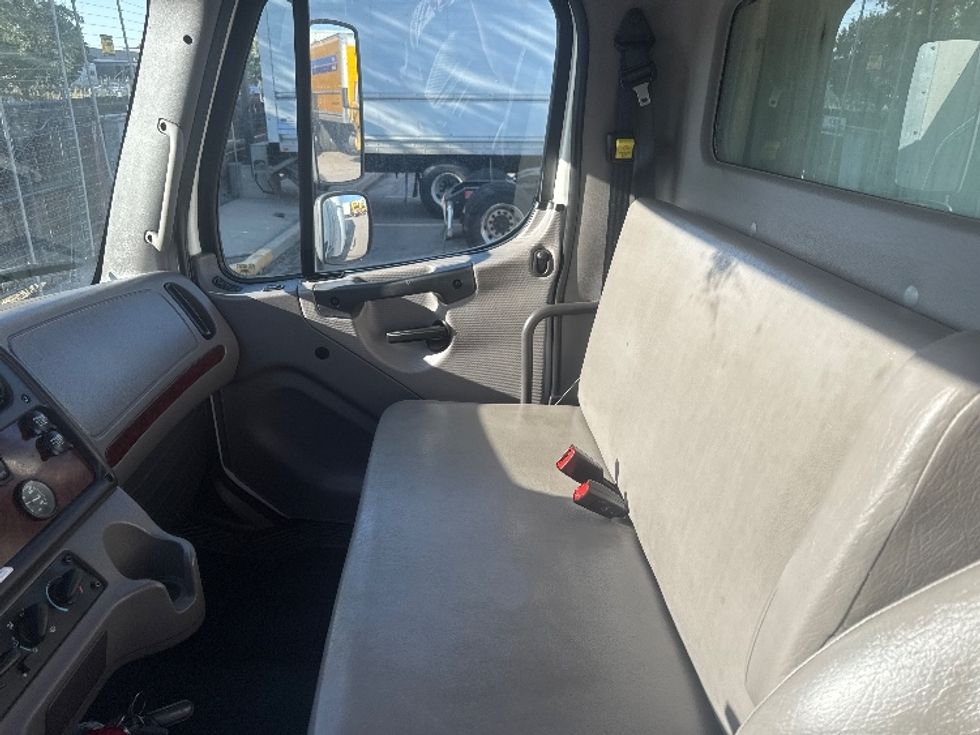 Refrigerated Truck-Light and Medium Duty Trucks-Freightliner-2018-M2-Greeley-CO-127,849\n\t\tmiles-$ 56,500 - Image 18