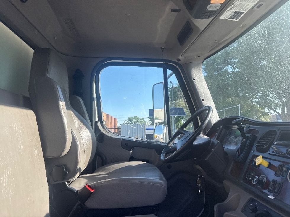 Refrigerated Truck-Light and Medium Duty Trucks-Freightliner-2018-M2-Greeley-CO-127,849\n\t\tmiles-$ 56,500 - Image 21