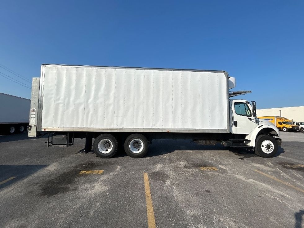 Refrigerated Truck-Light and Medium Duty Trucks-Freightliner-2018-M2-Hammond-LA-111,592\n\t\tmiles-$ 70,250 - Image 15