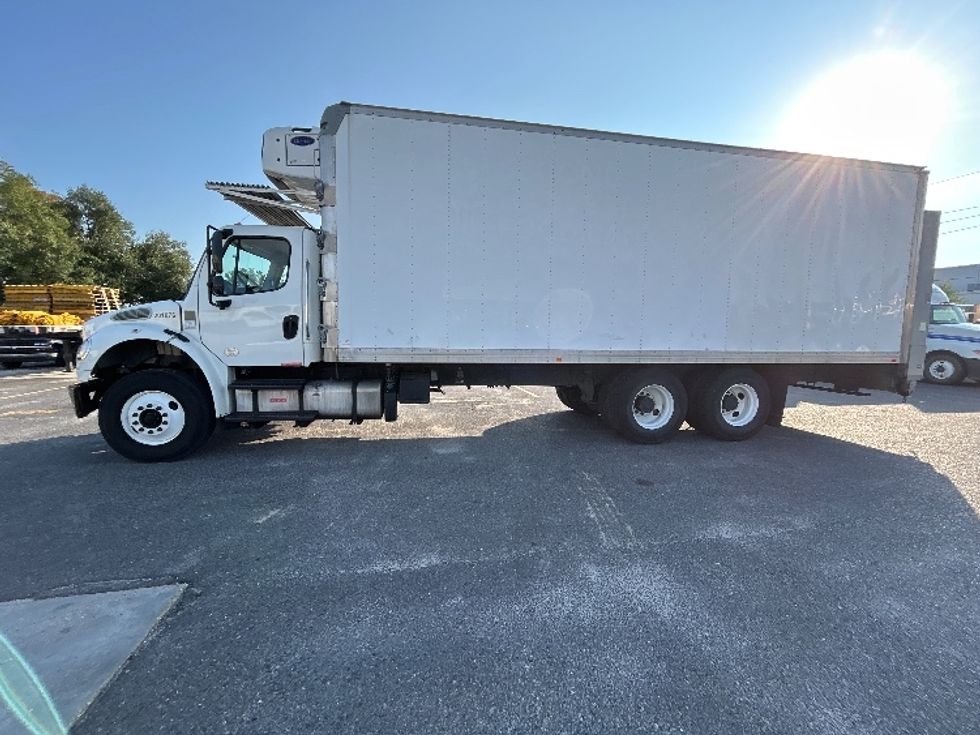 Refrigerated Truck-Light and Medium Duty Trucks-Freightliner-2018-M2-Hammond-LA-111,592\n\t\tmiles-$ 70,250 - Image 4