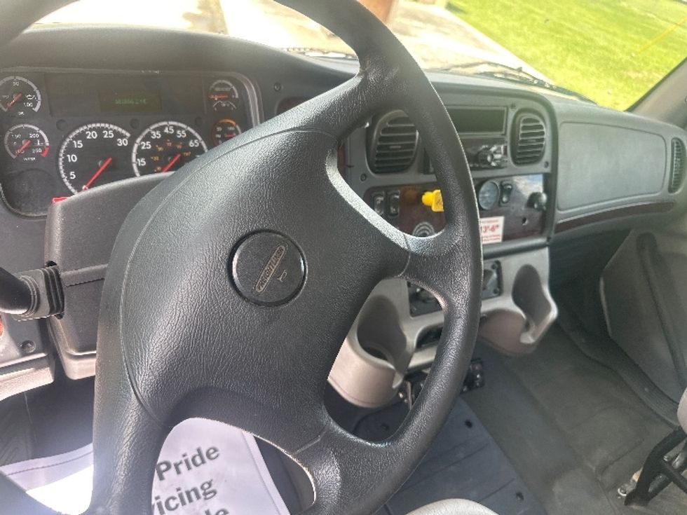 Refrigerated Truck-Light and Medium Duty Trucks-Freightliner-2018-M2-Hammond-LA-181,666\n\t\tmiles-$ 64,500 - Image 17