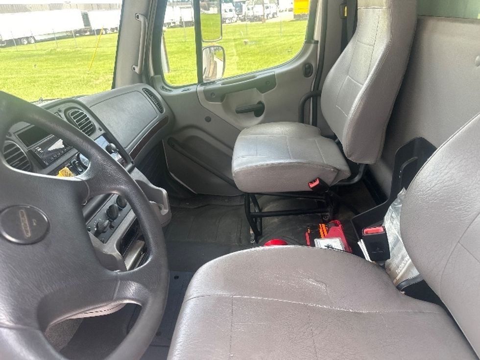 Refrigerated Truck-Light and Medium Duty Trucks-Freightliner-2018-M2-Hammond-LA-181,666\n\t\tmiles-$ 64,500 - Image 18