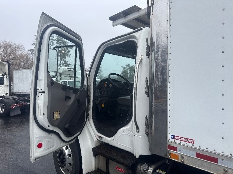 Refrigerated Truck-Light and Medium Duty Trucks-Freightliner-2018-M2-Jessup-MD-331,417\n\t\tmiles-$ 33,250 - Image 15