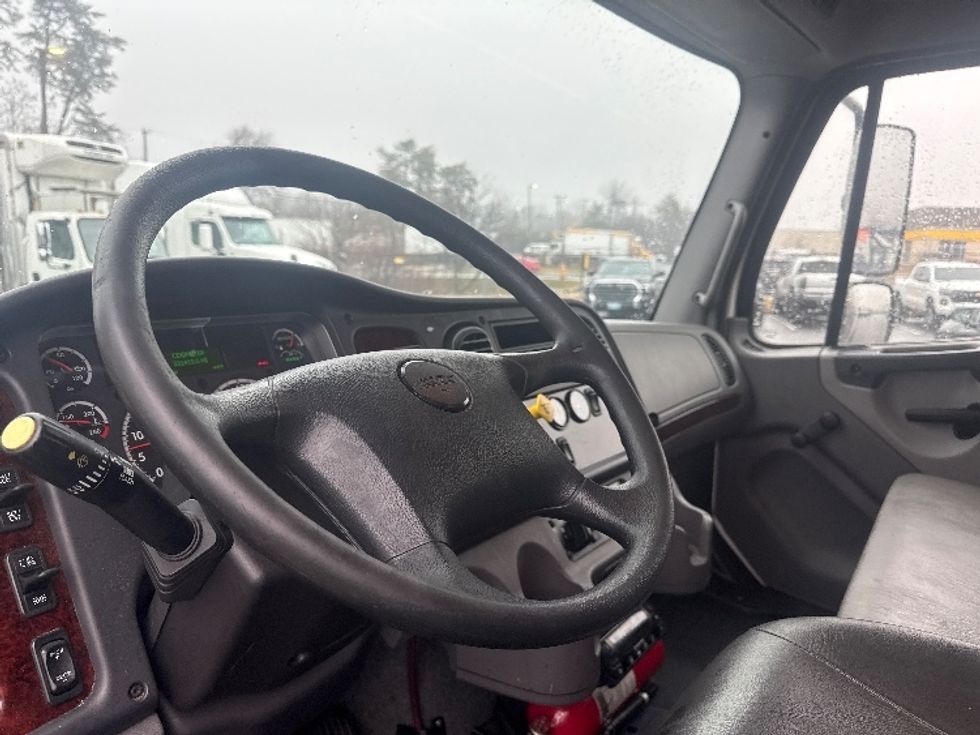 Refrigerated Truck-Light and Medium Duty Trucks-Freightliner-2018-M2-Jessup-MD-331,417\n\t\tmiles-$ 33,250 - Image 16