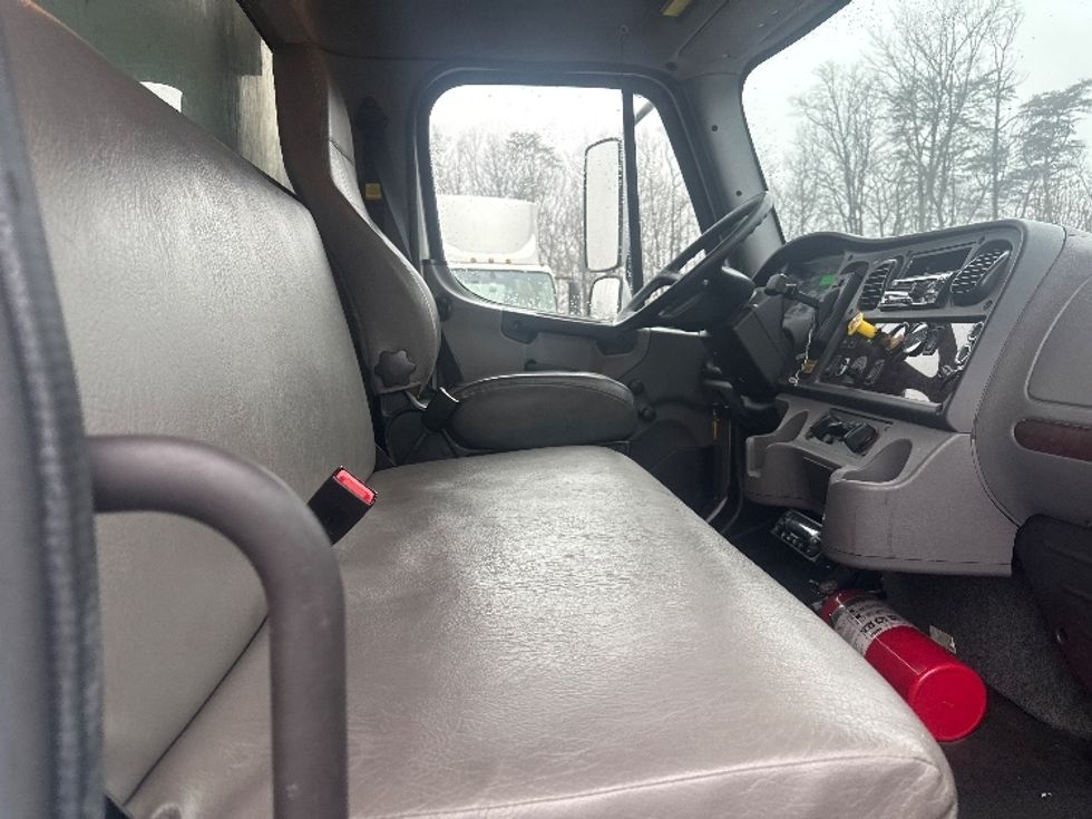 Refrigerated Truck-Light and Medium Duty Trucks-Freightliner-2018-M2-Jessup-MD-331,417\n\t\tmiles-$ 33,250 - Image 21