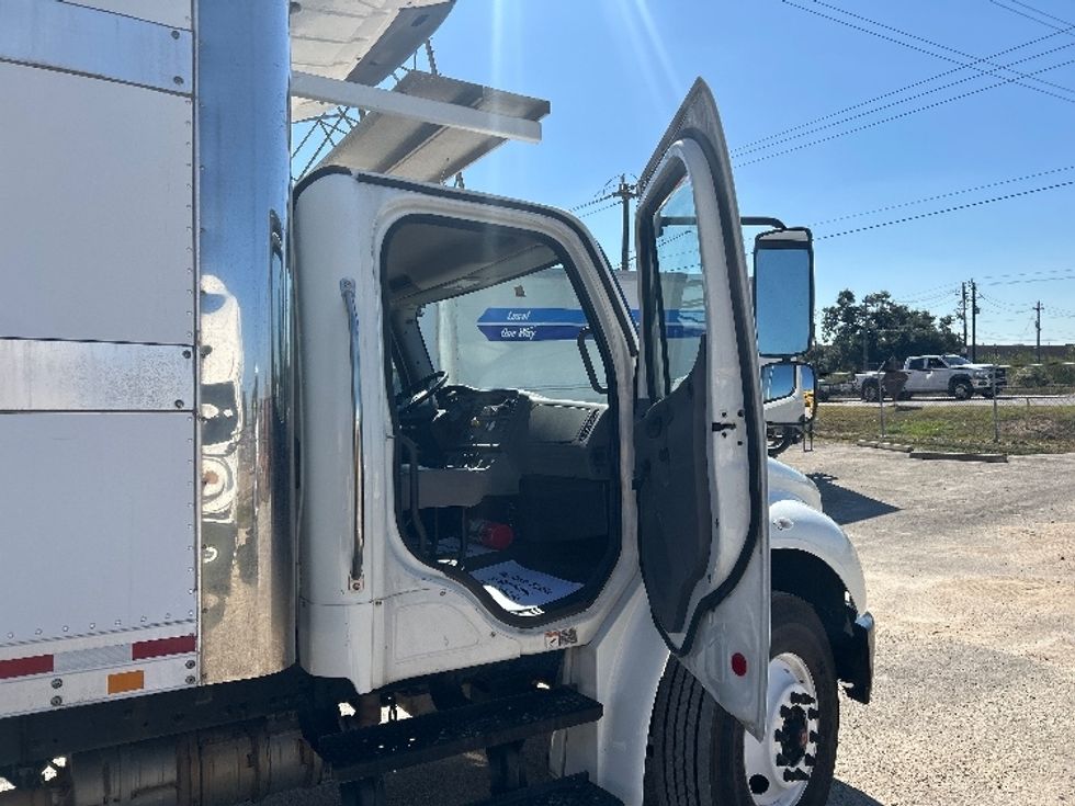Refrigerated Truck-Light and Medium Duty Trucks-Freightliner-2018-M2-Katy-TX-231,721\n\t\tmiles-$ 51,250 - Image 20
