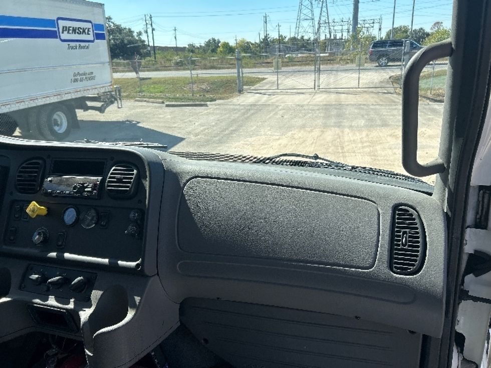 Refrigerated Truck-Light and Medium Duty Trucks-Freightliner-2018-M2-Katy-TX-231,721\n\t\tmiles-$ 51,250 - Image 21