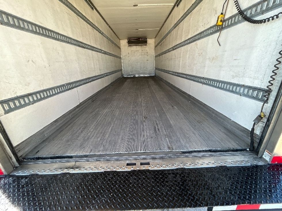 Refrigerated Truck-Light and Medium Duty Trucks-Freightliner-2018-M2-Katy-TX-231,721\n\t\tmiles-$ 51,250 - Image 9