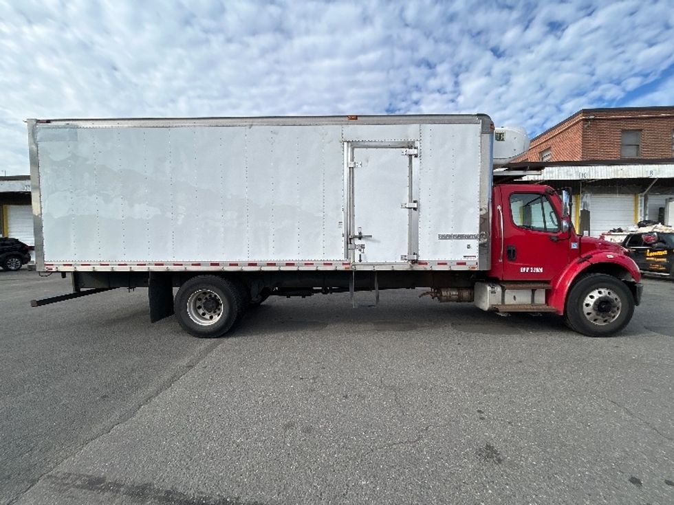 Refrigerated Truck-Light and Medium Duty Trucks-Freightliner-2018-M2-Kearny-NJ-172,576\n\t\tmiles-$ 43,250 - Image 14