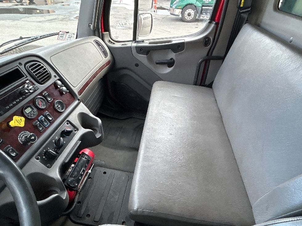 Refrigerated Truck-Light and Medium Duty Trucks-Freightliner-2018-M2-Kearny-NJ-172,576\n\t\tmiles-$ 43,250 - Image 18