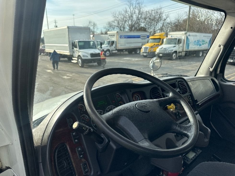 Refrigerated Truck-Light and Medium Duty Trucks-Freightliner-2018-M2-Knoxville-TN-186,663\n\t\tmiles-$ 55,000 - Image 18