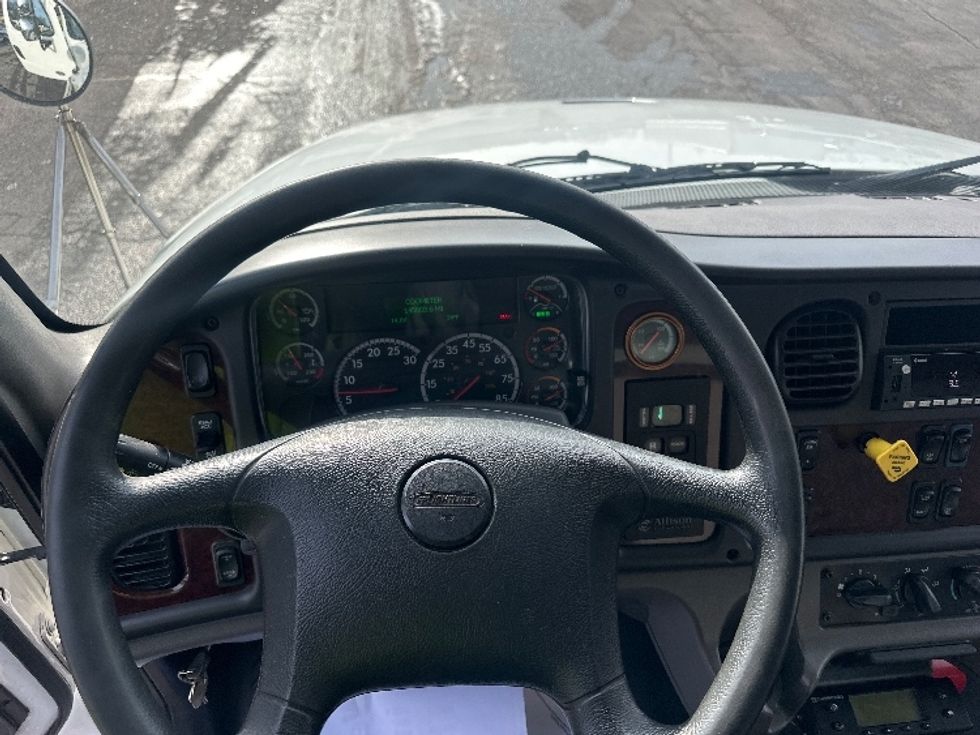 Refrigerated Truck-Light and Medium Duty Trucks-Freightliner-2018-M2-Knoxville-TN-186,663\n\t\tmiles-$ 55,000 - Image 19