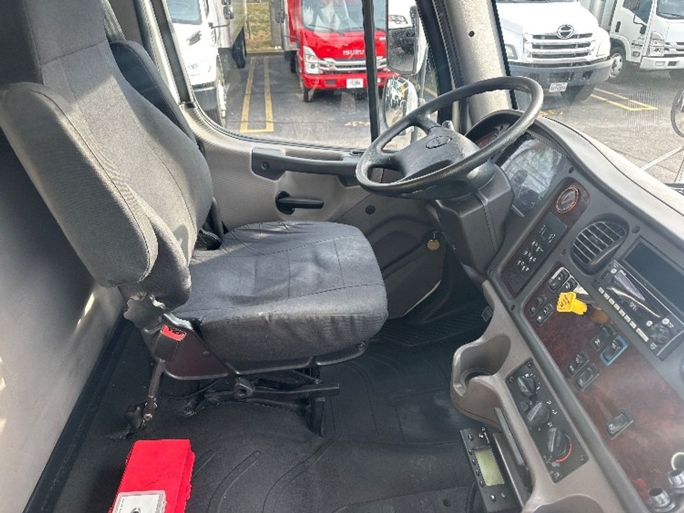Refrigerated Truck-Light and Medium Duty Trucks-Freightliner-2018-M2-Knoxville-TN-186,663\n\t\tmiles-$ 55,000 - Image 22