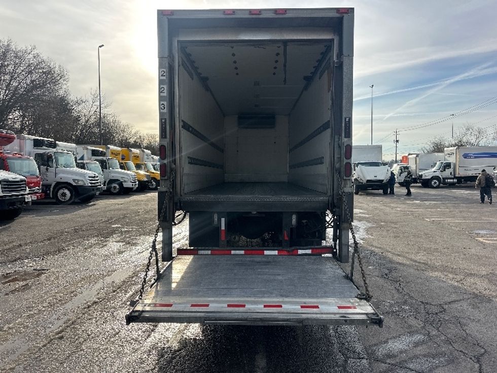 Refrigerated Truck-Light and Medium Duty Trucks-Freightliner-2018-M2-Knoxville-TN-186,663\n\t\tmiles-$ 55,000 - Image 9