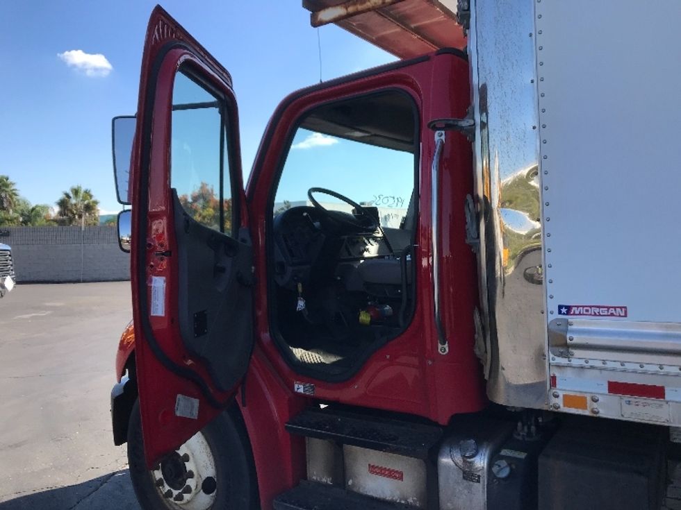 Refrigerated Truck-Light and Medium Duty Trucks-Freightliner-2018-M2-La Mirada-CA-71,205\n\t\tmiles-$ 58,250 - Image 16
