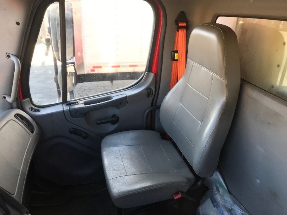 Refrigerated Truck-Light and Medium Duty Trucks-Freightliner-2018-M2-La Mirada-CA-71,205\n\t\tmiles-$ 58,250 - Image 19