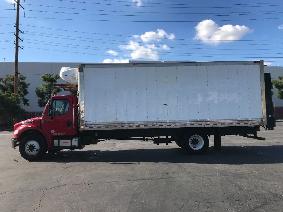 Refrigerated Truck-Light and Medium Duty Trucks-Freightliner-2018-M2-La Mirada-CA-71,205\n\t\tmiles-$ 58,250 - Image 4