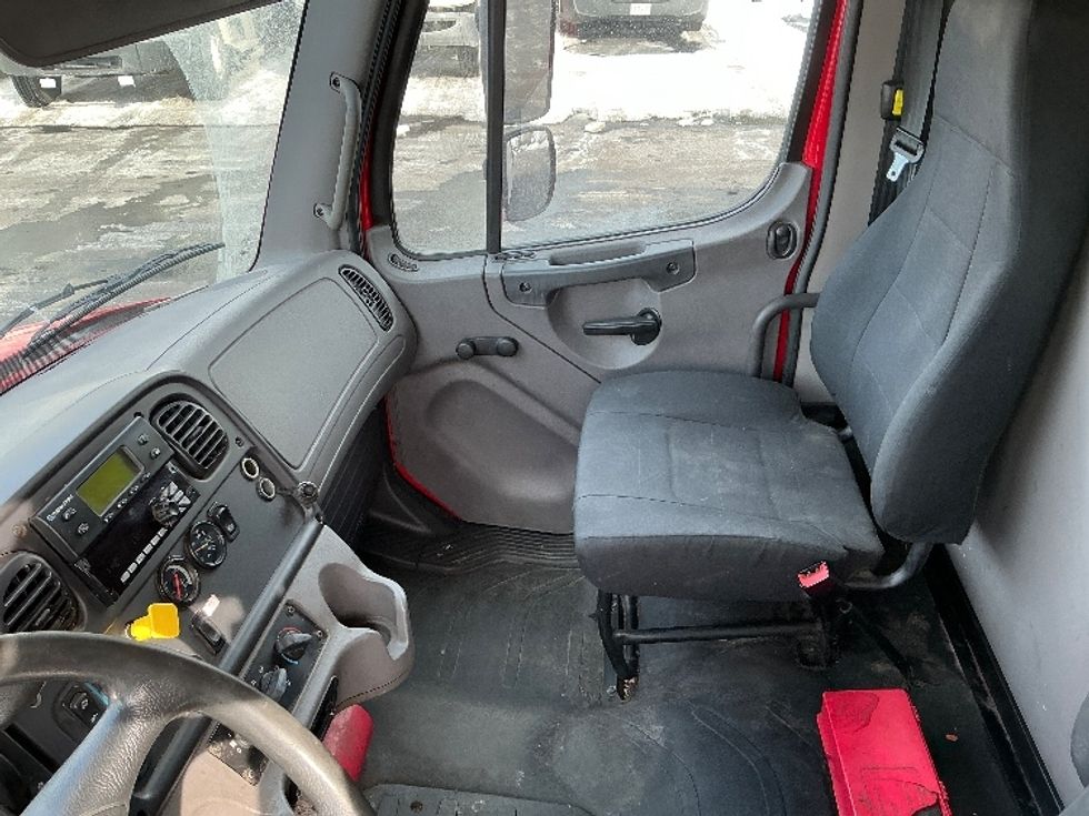 Refrigerated Truck-Light and Medium Duty Trucks-Freightliner-2018-M2-Lexington-KY-176,587\n\t\tmiles-$ 52,000 - Image 18