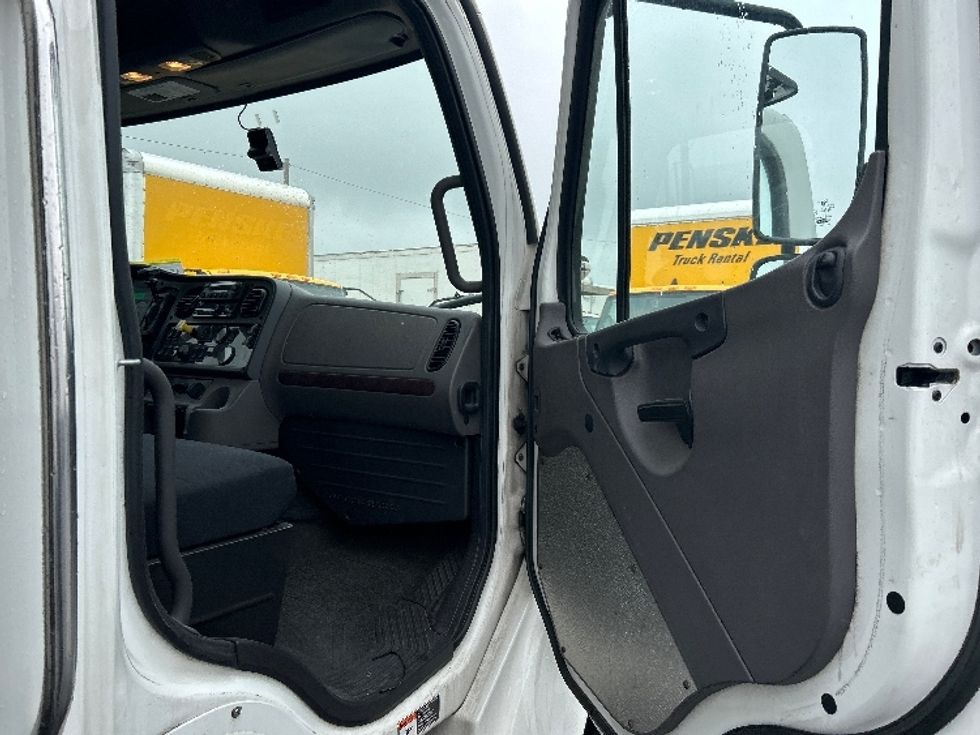 Refrigerated Truck-Light and Medium Duty Trucks-Freightliner-2018-M2-Linden-NJ-124,948\n\t\tmiles-$ 58,750 - Image 20