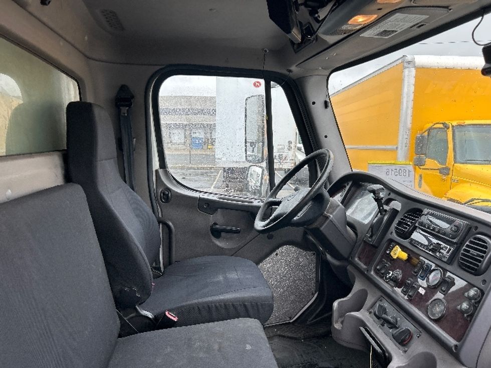 Refrigerated Truck-Light and Medium Duty Trucks-Freightliner-2018-M2-Linden-NJ-124,948\n\t\tmiles-$ 58,750 - Image 22