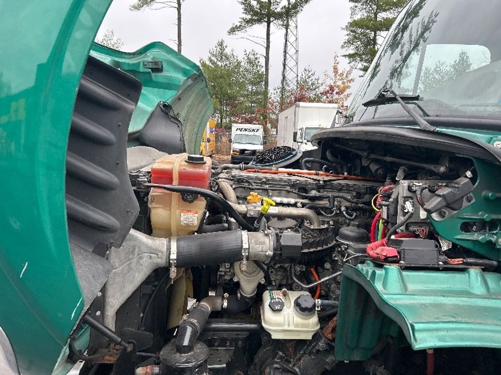 Refrigerated Truck-Light and Medium Duty Trucks-Freightliner-2018-M2-Londonderry-NH-203,461\n\t\tmiles-$ 58,500 - Image 24