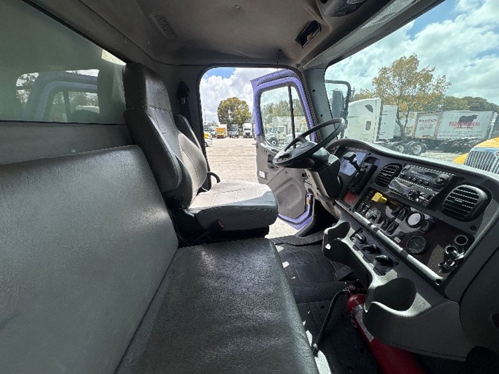 Refrigerated Truck-Light and Medium Duty Trucks-Freightliner-2018-M2-Medley-FL-124,636\n\t\tmiles-$ 60,250 - Image 22