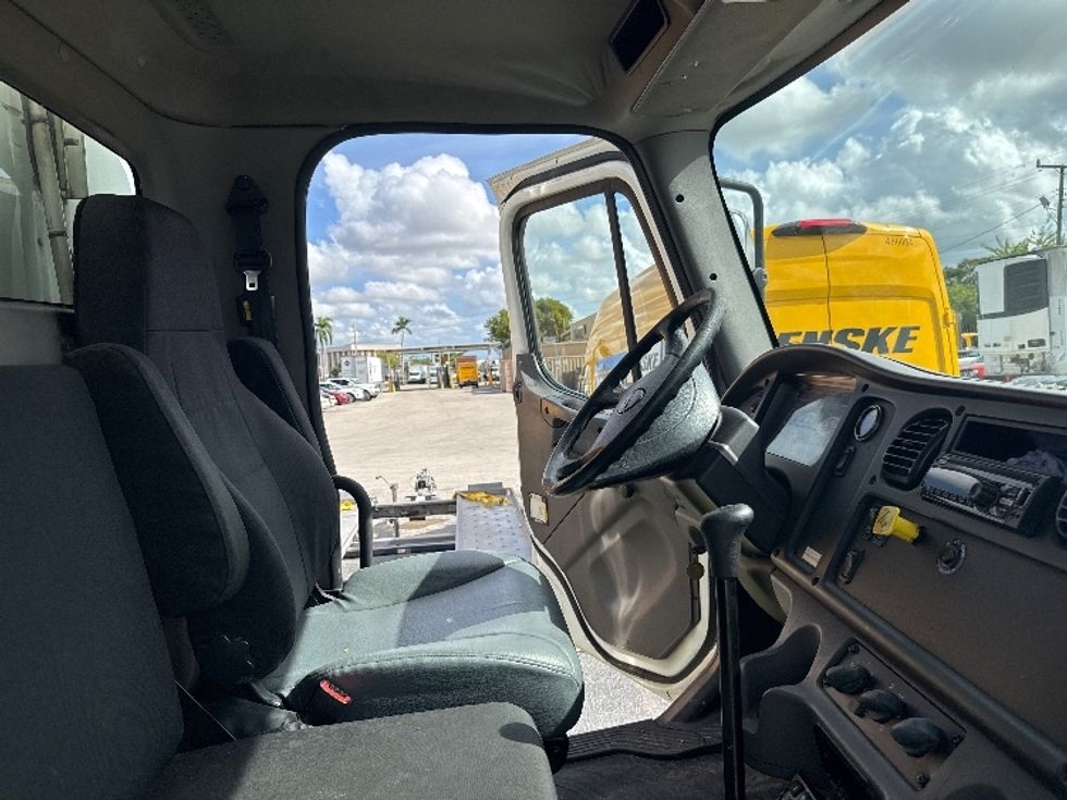Refrigerated Truck-Light and Medium Duty Trucks-Freightliner-2018-M2-Medley-FL-168,708\n\t\tmiles-$ 43,000 - Image 23