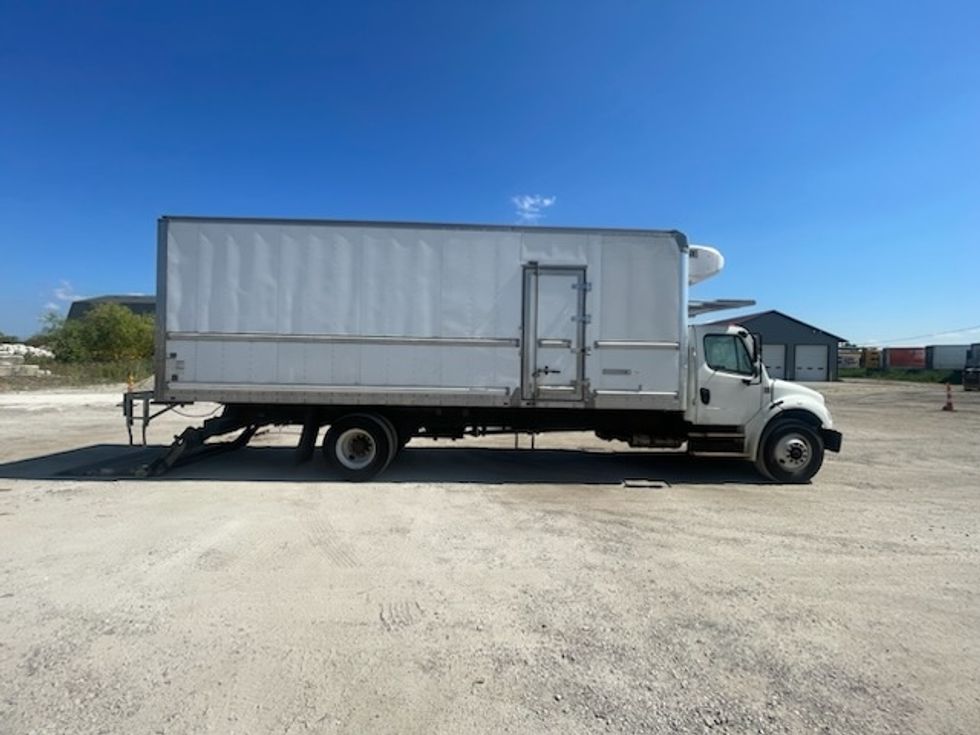 Refrigerated Truck-Light and Medium Duty Trucks-Freightliner-2018-M2-Middlefield-OH-180,000\n\t\tmiles-$ 51,500 - Image 11