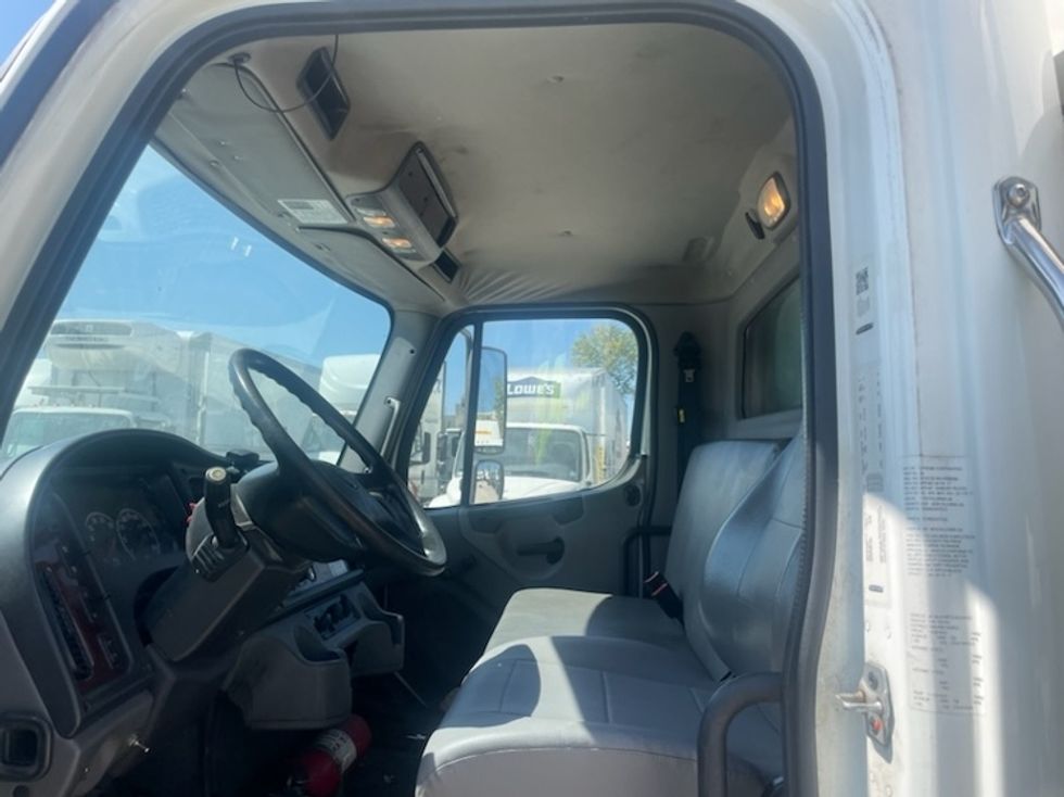 Refrigerated Truck-Light and Medium Duty Trucks-Freightliner-2018-M2-Middlefield-OH-180,000\n\t\tmiles-$ 51,500 - Image 12