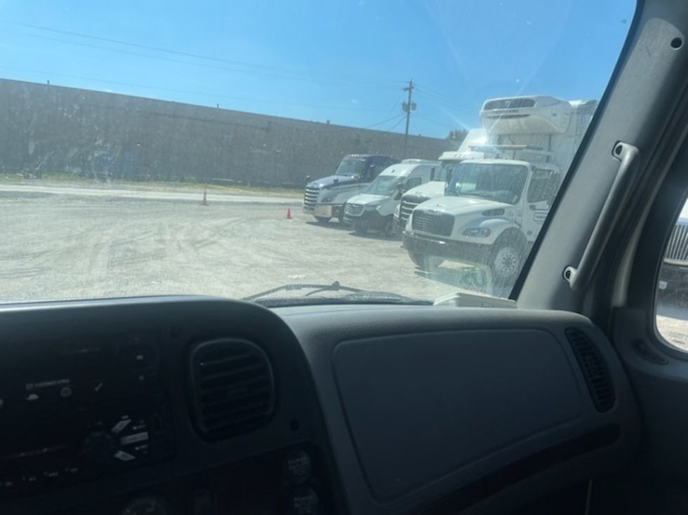 Refrigerated Truck-Light and Medium Duty Trucks-Freightliner-2018-M2-Middlefield-OH-180,000\n\t\tmiles-$ 51,500 - Image 14