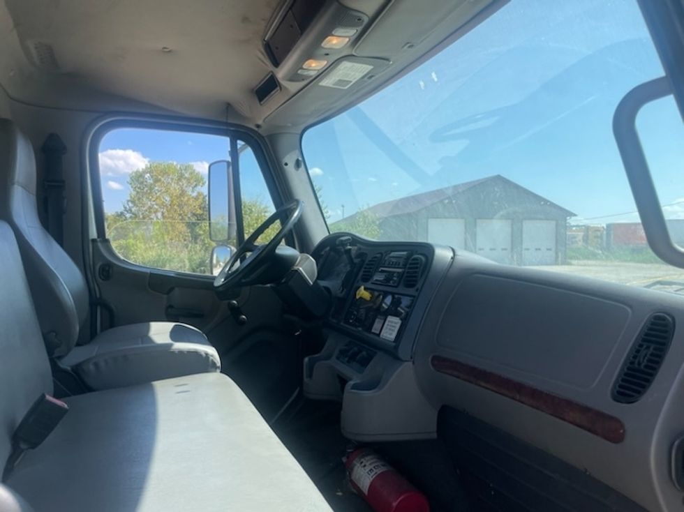 Refrigerated Truck-Light and Medium Duty Trucks-Freightliner-2018-M2-Middlefield-OH-180,000\n\t\tmiles-$ 51,500 - Image 15