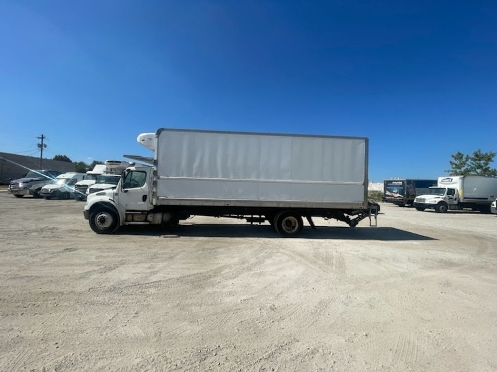 Refrigerated Truck-Light and Medium Duty Trucks-Freightliner-2018-M2-Middlefield-OH-180,000\n\t\tmiles-$ 51,500 - Image 3