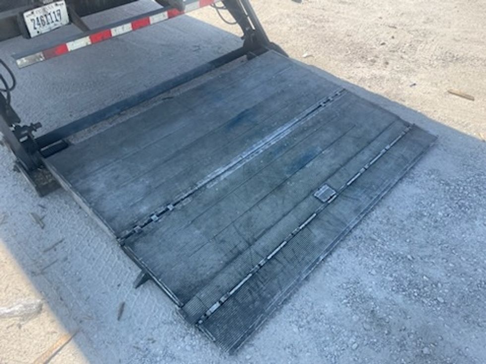 Refrigerated Truck-Light and Medium Duty Trucks-Freightliner-2018-M2-Middlefield-OH-180,000\n\t\tmiles-$ 51,500 - Image 7