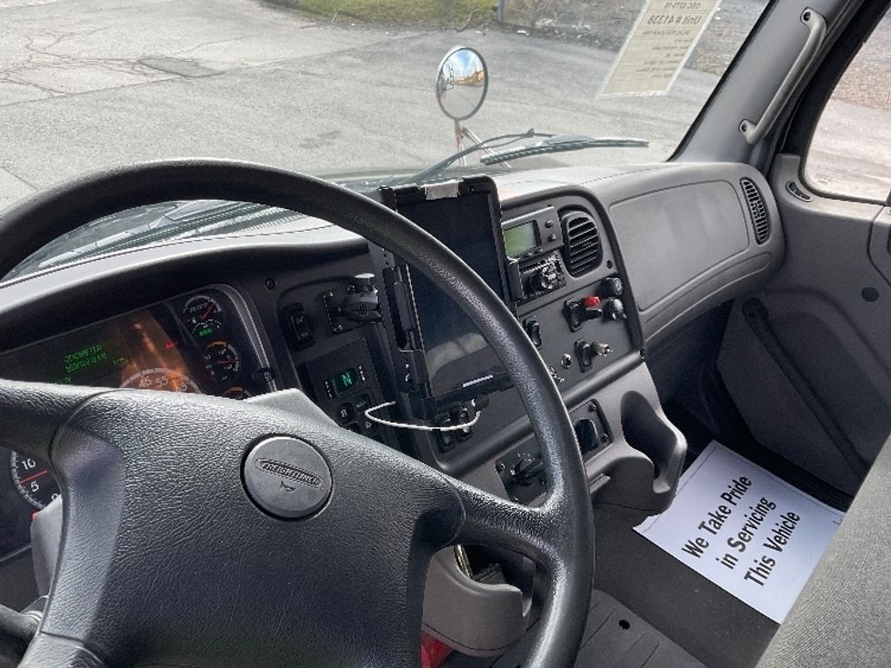 Refrigerated Truck-Light and Medium Duty Trucks-Freightliner-2018-M2-Milwaukee-WI-201,250\n\t\tmiles-$ 46,000 - Image 16