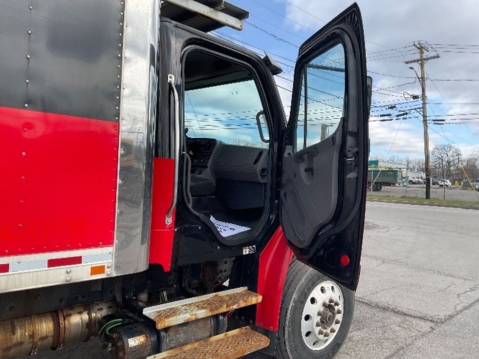 Refrigerated Truck-Light and Medium Duty Trucks-Freightliner-2018-M2-Milwaukee-WI-201,250\n\t\tmiles-$ 46,000 - Image 19