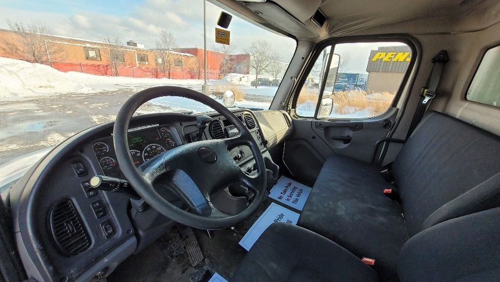 Refrigerated Truck-Light and Medium Duty Trucks-Freightliner-2018-M2-Mississauga-ON-210,310\n\t\tkm-$ 76,000 - Image 15